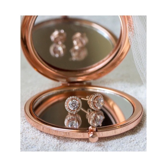 [Ashlee] 18K Halo Earrings - Picture 5 of 7